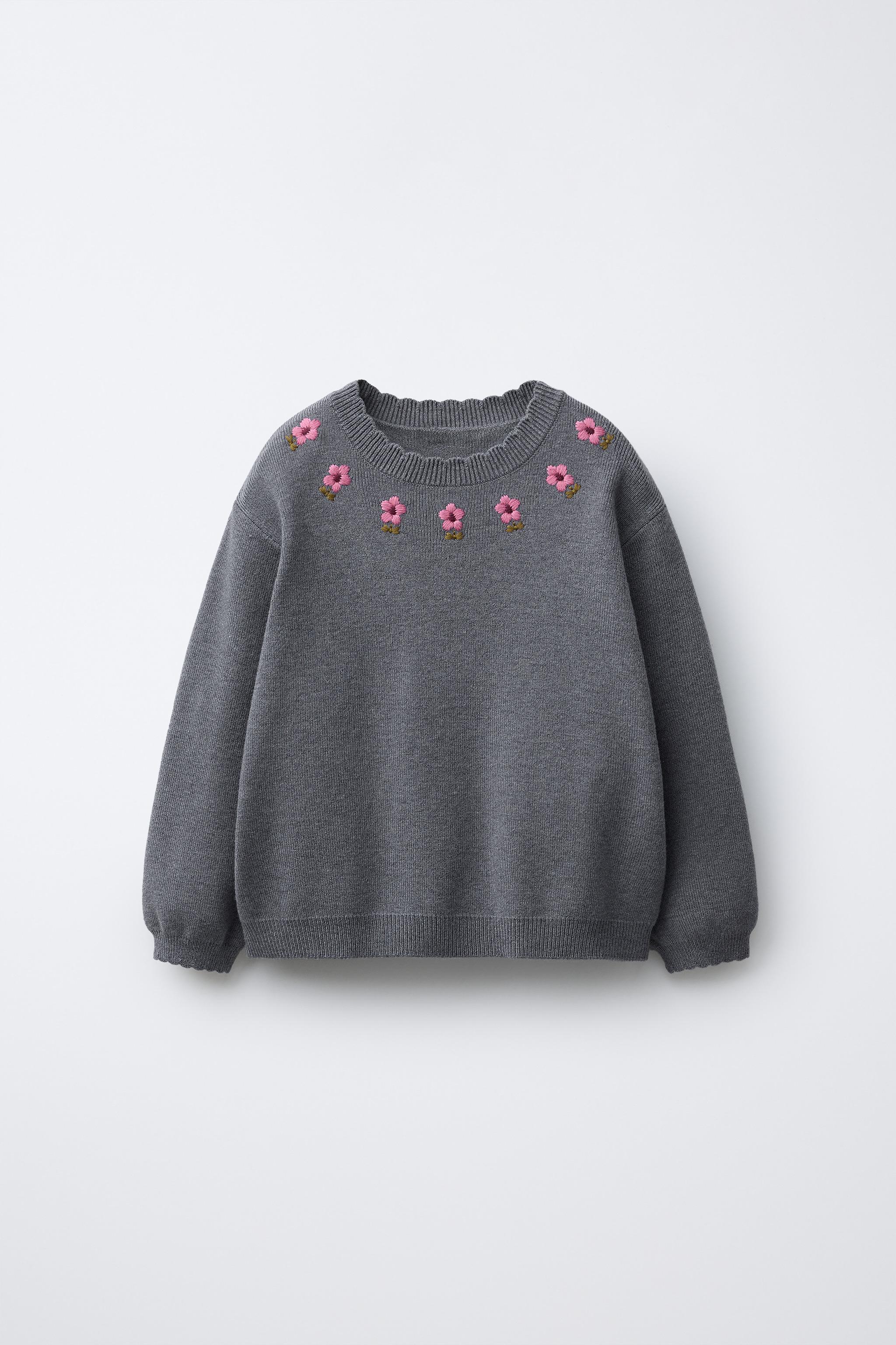 PULL EN MAILLE À FLEURS BRODÉES